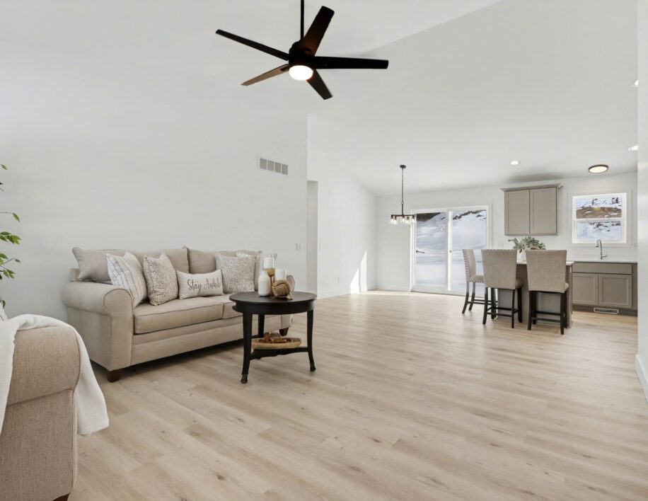 07-7642-cinnamon-woods-trail-living-room-2 07-7642-cinnamon-woods-trail-living-room-2